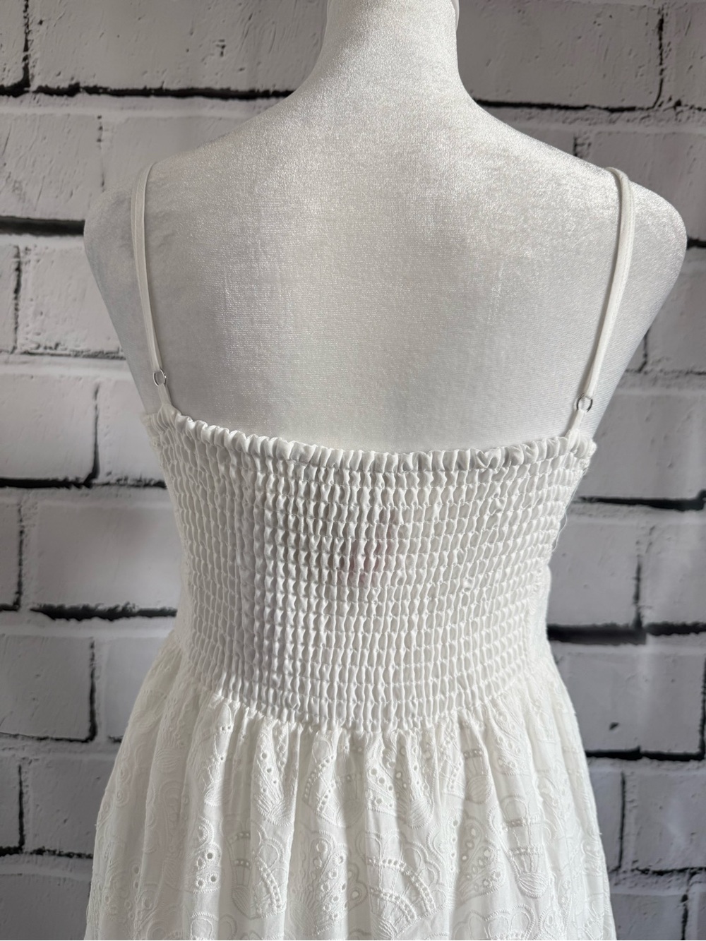 NWT House of Harlow 1960 White Eyelet Cotton Maxi Dress Smocked Back S - Picture 9 of 14